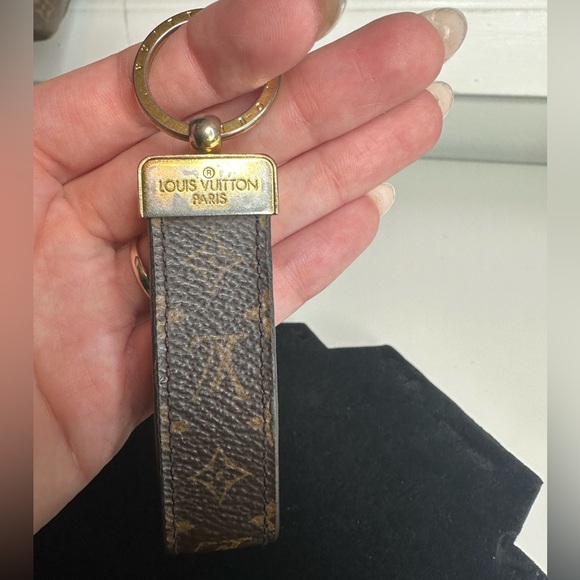 Louis Vuitton Keychain - Picture 11 of 13